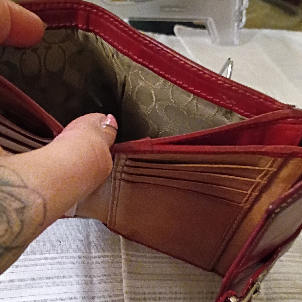 Vintage Coach Wallet - Picture 10 of 11